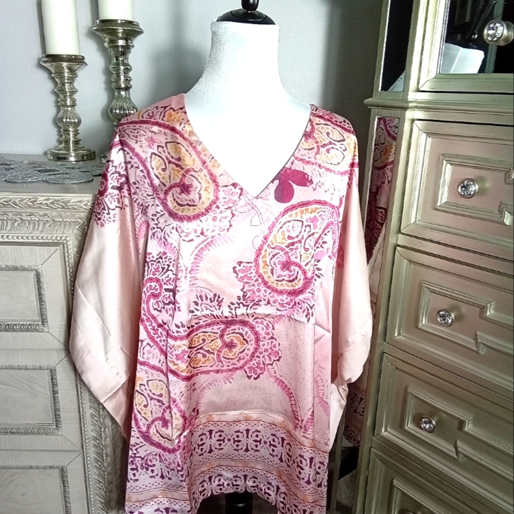 💕New Chico's Pink Paisley Poncho💕